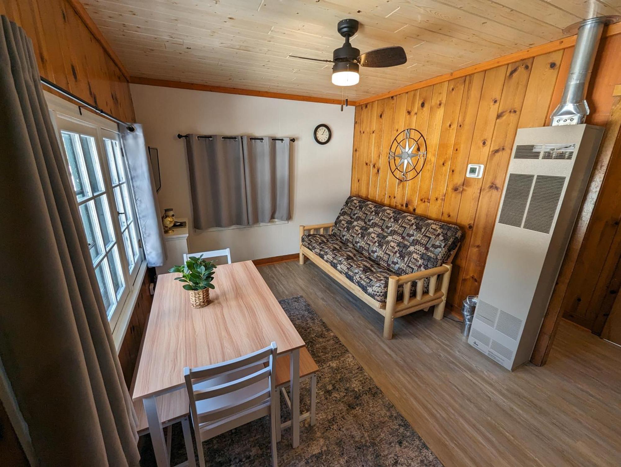 Riverside Point Resort Motel Park Rapids Eksteriør billede