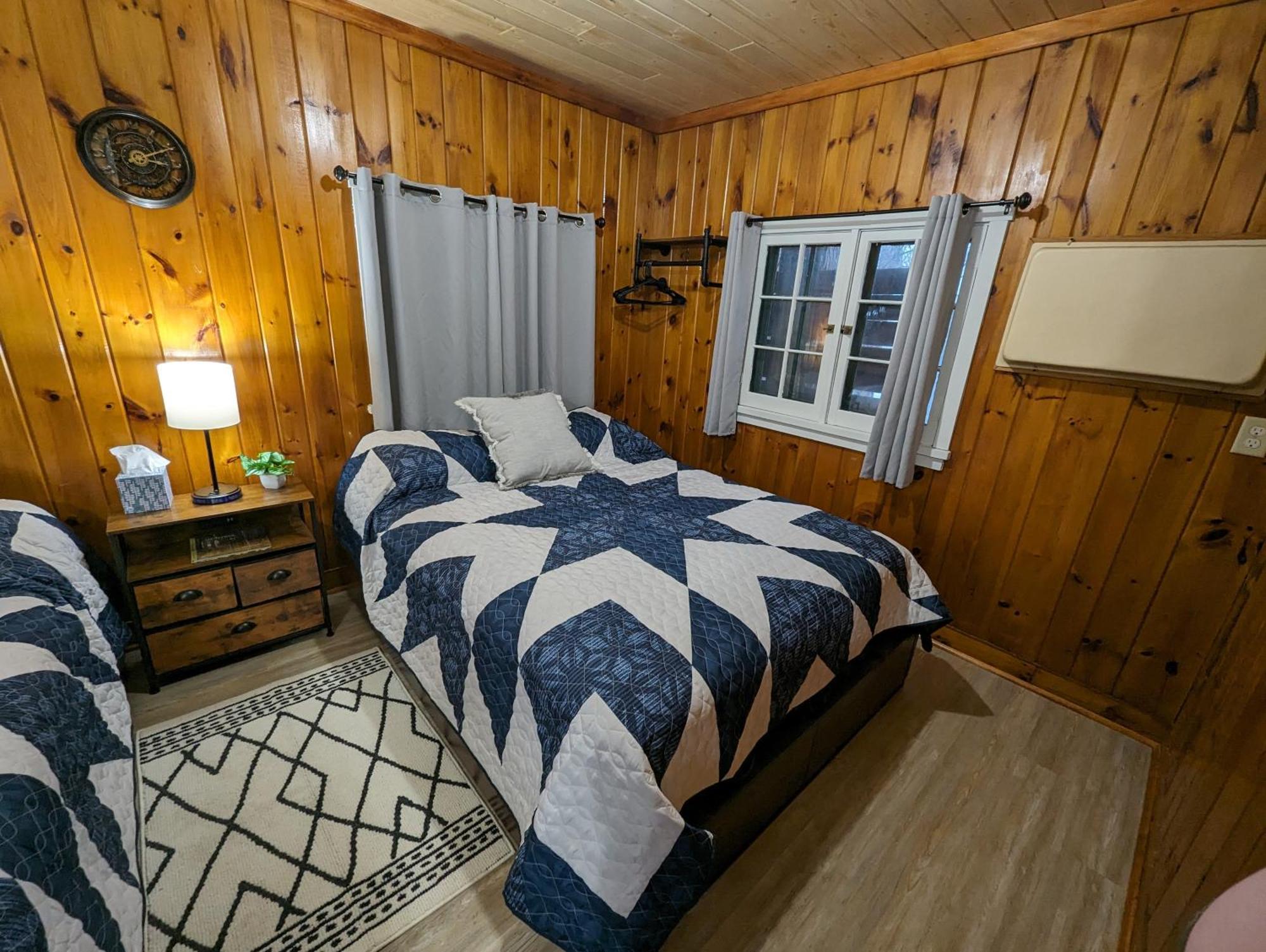 Riverside Point Resort Motel Park Rapids Eksteriør billede