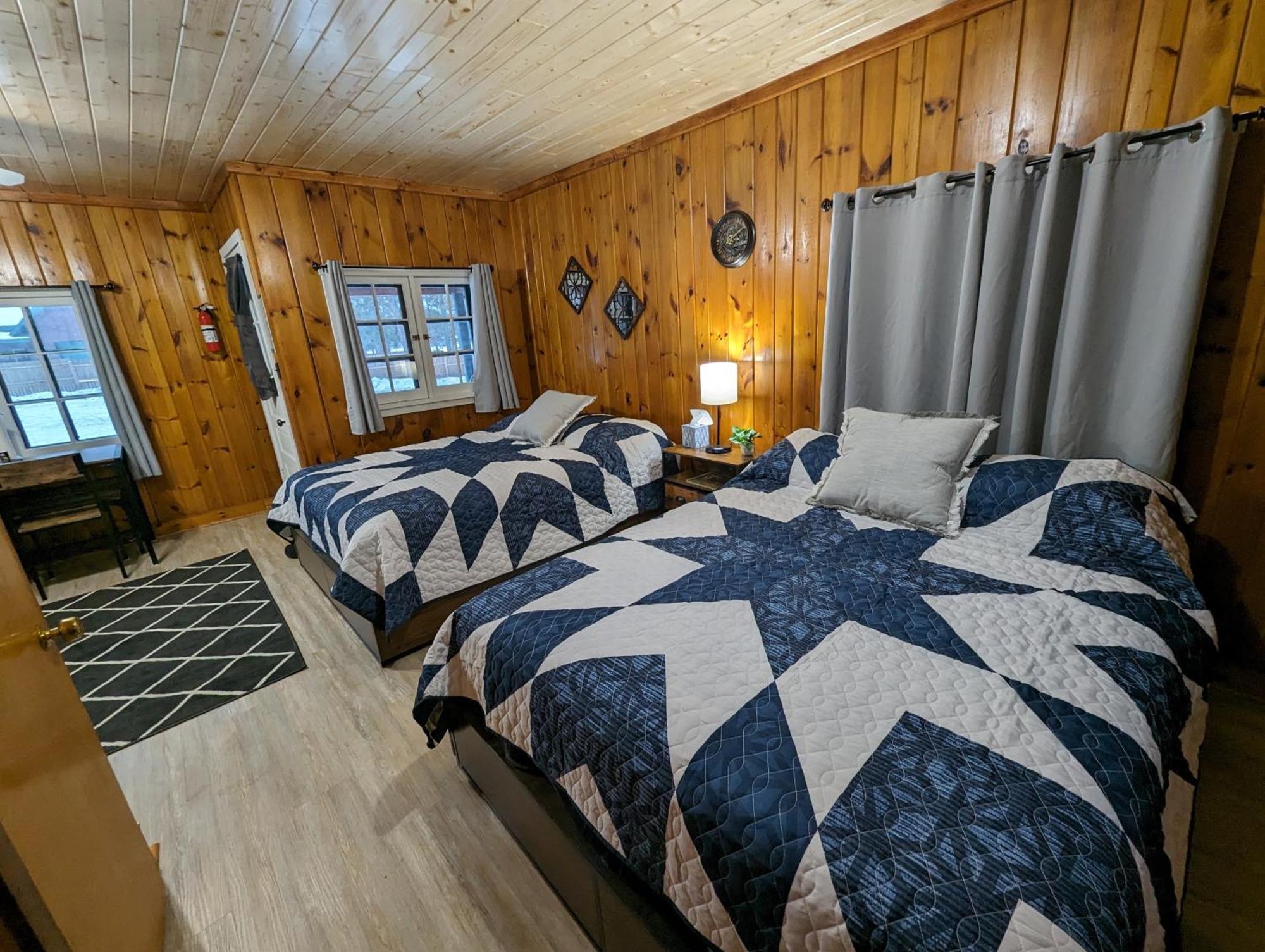 Riverside Point Resort Motel Park Rapids Eksteriør billede