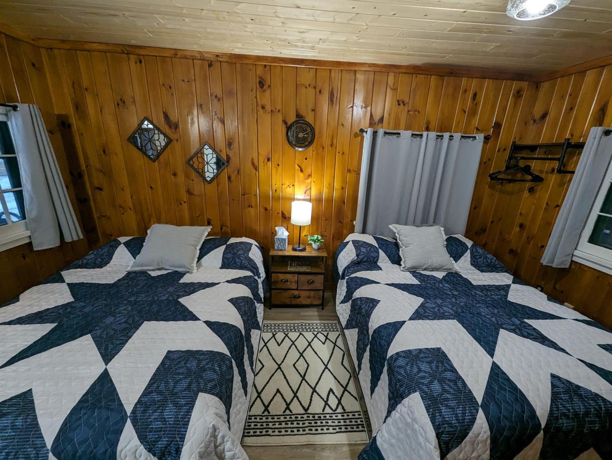 Riverside Point Resort Motel Park Rapids Eksteriør billede